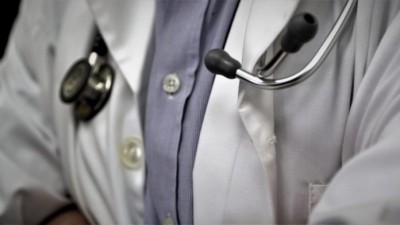 Οργή για τον ψευτογιατρό - Κατηγορείται για τρεις θανάτους - Πατούλης: Να προσέχουν οι πολίτες όσους υπόσχονται λύσεις έξω από τα όρια της επιστήμης