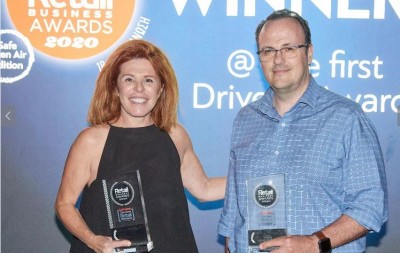 Βράβευση της Λουξ στα RETAILBUSINESS AWARDS για την καμπάνια Λουξαρω Καλοκαίρι