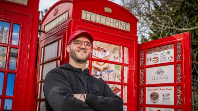 Από τηλεφωνικός θάλαμος σε «χρυσωρυχείο» - Επιχειρηματίας σαρώνει το Λονδίνο με το μοναδικό τιραμισού του