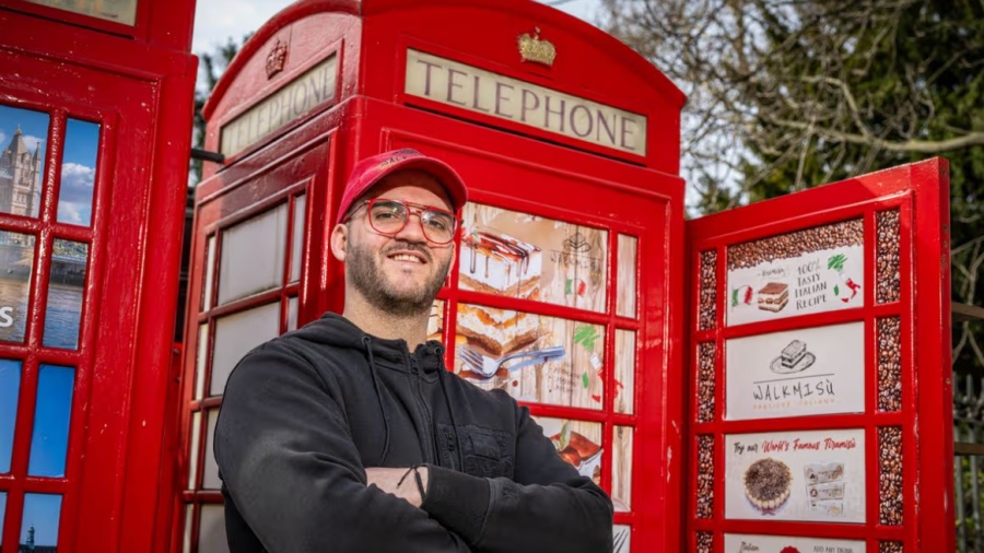 Από τηλεφωνικός θάλαμος σε «χρυσωρυχείο» - Επιχειρηματίας σαρώνει το Λονδίνο με το μοναδικό τιραμισού του