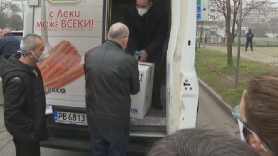 Βουλγαρία: Μετέφεραν τα εμβόλια για τον κορωνοϊό σε φορτηγά για λουκάνικα!