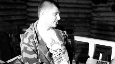 Μήνυμα στα ελληνικά του χούλιγκαν Denis Nikitin από το τάγμα Αζόφ στην Ουκρανία