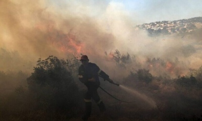 Πυρκαγιά ξέσπασε Βαρνάβα Αττικής – Στο σημείο ισχυρές δυνάμεις της πυροσβεστικής