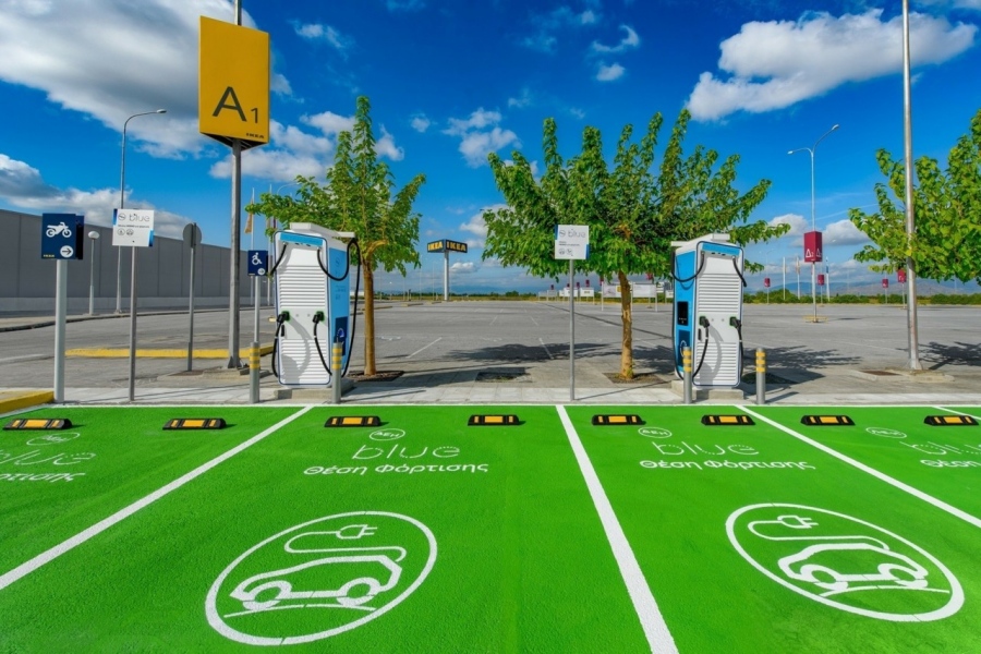 ΔΕΗ blue: Ευρωπαϊκή χρηματοδότηση για εγκατάσταση σημείων ταχυφόρτισης σε Ελλάδα και Ρουμανία