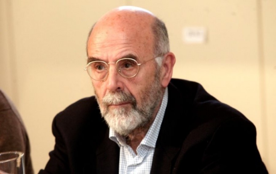 Σάλος από τη δήλωση Λιάκου (ΣΥΡΙΖΑ) ότι θα έκαιγε τη Μόρια - Τι απάντησε στη ΝΔ που ζητά τη διαγραφή του ζητά η ΝΔ, οργή Χρυσοχοϊδη