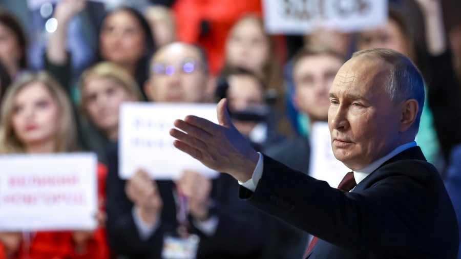 Ιστορικό ρεκόρ κατέγραψαν οι ερωτήσεις προς τον πρόεδρο Vladimir Putin: Περισσότερες από 3 εκατ. σε 3 ώρες!