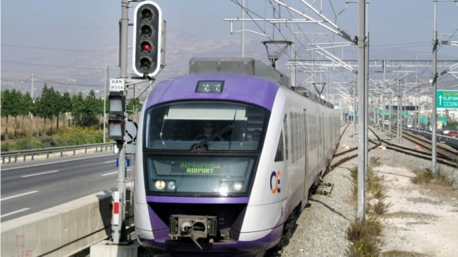 Πέτρες εκτοξεύθηκαν σε συρμό του Προαστιακού - Τραυματίστηκαν επιβάτες