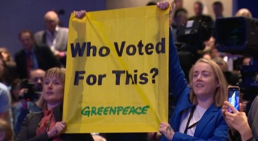 Βρετανία: Αθωώθηκαν ακτιβιστές της Greenpeace που μπλόκαραν την άφιξη ρωσικού τάνκερ