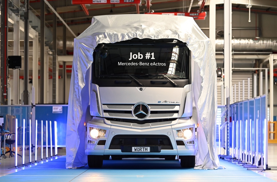 Γερμανία: Η Daimler Truck καταργεί 5.000 θέσεις εργασίας