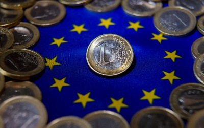 Κάτω από τα 1,13 δολ. υποχωρεί το ευρώ λόγω Ιταλίας, Brexit - Στα 1,1281 δολ.