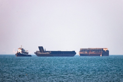 Μπαράζ εκρήξεων στο Hormuz, κόλαση στην Βόρεια Ιορδανία, χάος στην Σαουδική Αραβία – Trump: Το Στενό του Hormuz ονομάζεται Στενό Trump