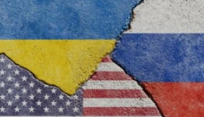 Tucker Carlson (Δημοσιογράφος): Οι ΗΠΑ έχουν βλάψει τον εαυτό τους υποτιμώντας τις δυνατότητες της ρωσικής οικονομίας