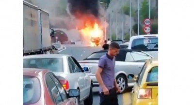 Στις φλόγες τουριστικό λεωφορείο στην Εγνατία Οδό