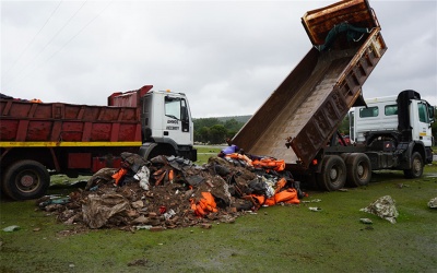 Προσφυγικό: Αντιδράσεις για την επίταξη στη Λέσβο – Αποκλείουν τον χώρο με βάρκες και σωσίβια