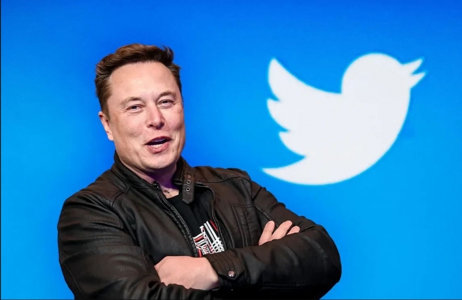 Ο Elon Musk κατηγορεί την Apple ότι επιδιώκει να «στραγγαλίσει» το Twitter - Στο επίκεντρο η επαναφορά του λογαριασμού Trump