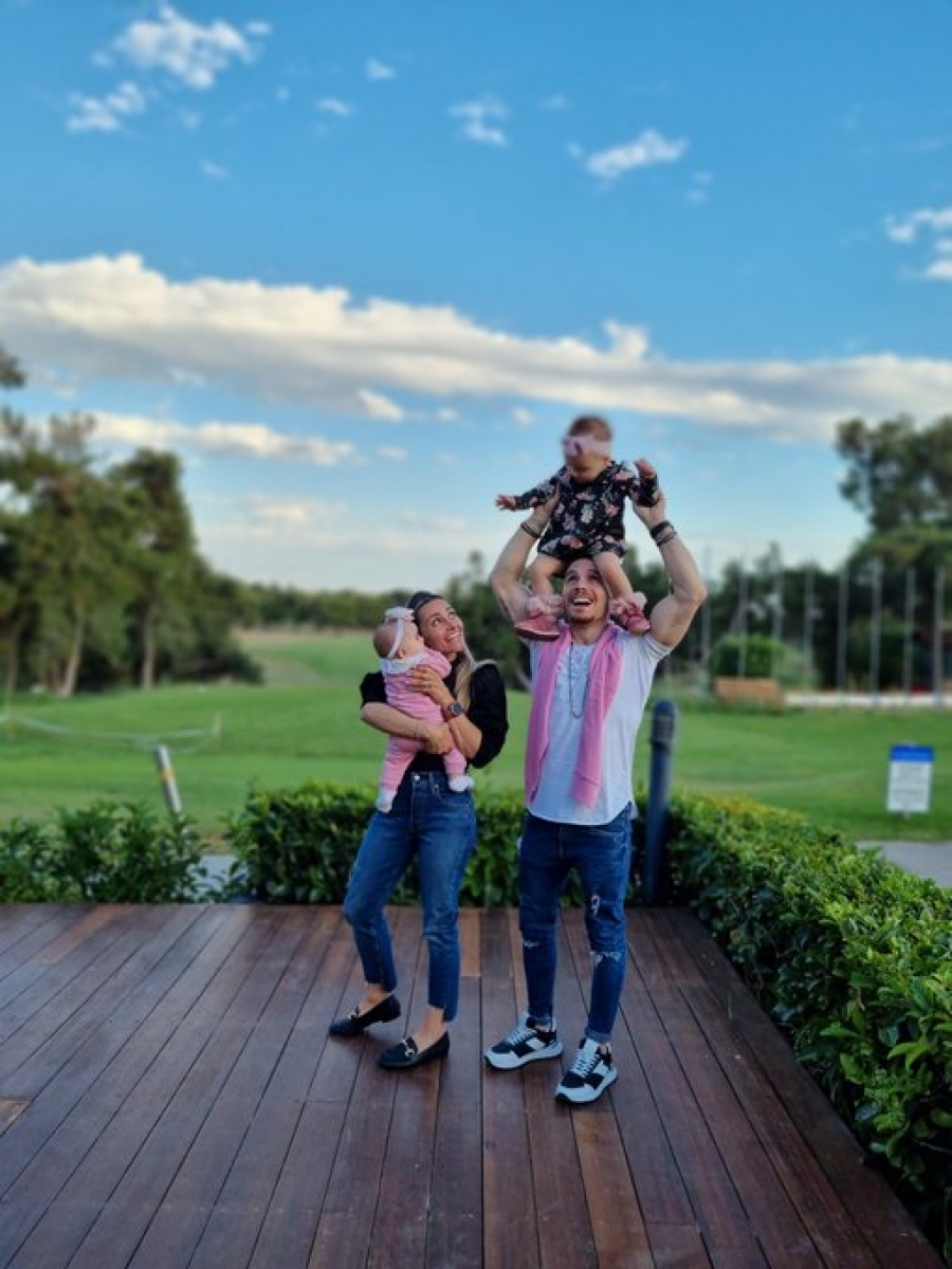 Πετρούνιας & Μιλλούση βάφτισαν τις κόρες τους - Νονός της μίας ο Χρήστος Μάστορας