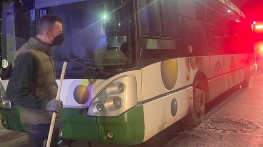 Επίθεση με μολότοφ σε λεωφορείο από Ρομά στα Άνω Λιόσια