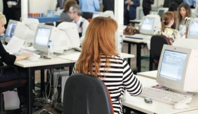 «Ξεπαγώνει» η μισθολογική εξέλιξη των δημοσίων υπαλλήλων - Ποιο θα πάρουν αυξήσεις