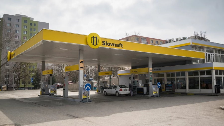 Σημεία των καιρών: Οι Ούγγροι περνάνε στη Σλοβακία για φθηνότερα καύσιμα