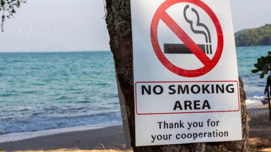 Ποια χώρα απαγορεύει το κάπνισμα σε παραλίες από 1η Ιουλίου