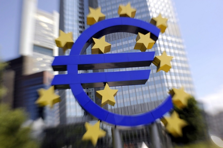 Ευρωβαρόμετρο: Οκτώ στους δέκα Έλληνες δεν μπορούν να καλύψουν τα έξοδα του μήνα