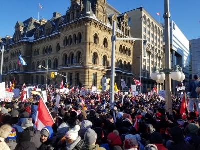 Χάος στον Καναδά από το #FreedomConvoy - Αμετακίνητοι διαδηλωτές και κυβέρνηση Trudeau – Στήριξη από Trump