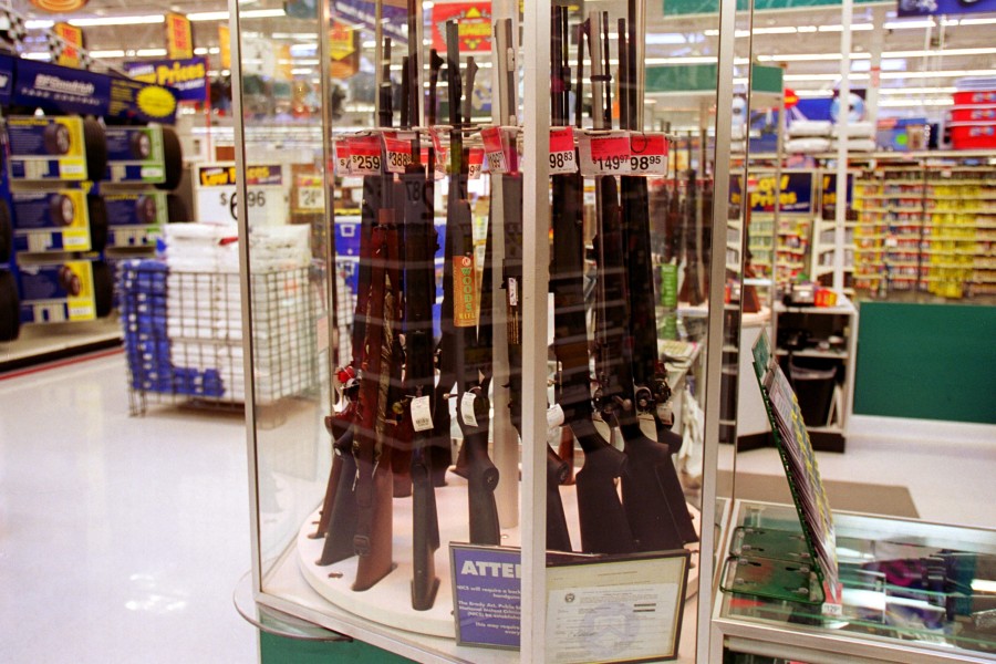 Walmart: Αποσύρει προσωρινά τα όπλα από τα ράφια εν όψει των εκλογών στις ΗΠΑ (3/11)