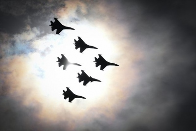 Τα ρωσικά μαχητικά αεροσκάφη Su-30 και Su-35 ενδέχεται να λάβουν έξυπνες βόμβες