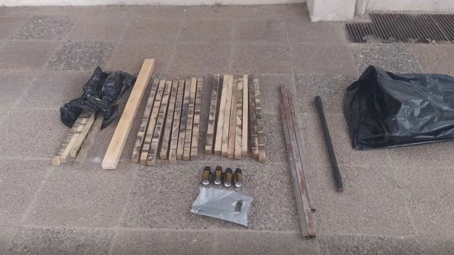 ΕΛ.ΑΣ: Έλεγχοι σε γραφεία συνδέσμων οπαδών ποδοσφαιρικών ομάδων σε Αττική και Θεσσαλονίκη – Μία σύλληψη, κατασχέσεις