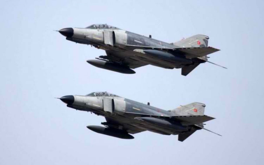 Νέες τουρκικές παραβιάσεις στο Αιγαίο - Τα F-16 κάνουν «βόλτα» πάνω από ελληνικό έδαφος - Μπαράζ προκλήσεων