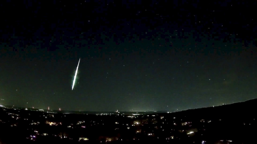 ΄Έγινε κι αυτό - Πτώση μετεωρίτη προκάλεσε ζημιές σε σπίτια στη Γερμανία