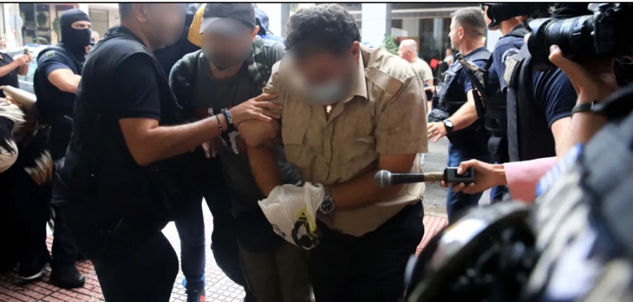 Προθεσμία 24 ωρών για να απολογηθούν πήραν οι τρεις κατηγορούμενοι του Blue Orizon - Στο νοσοκομείο ο τέταρτος