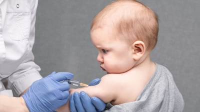 Σοκ: Περισσότερες από 1.000 αναφορές σε 10 μέρες, για σοβαρές παρενέργειες του εμβολίου COVID σε μωρά και νήπια