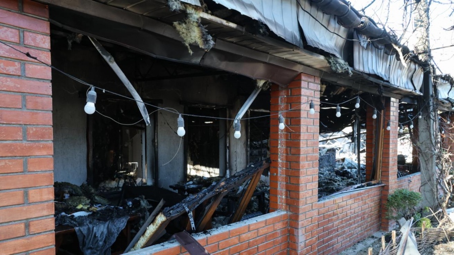 Ξεσκεπάστηκε η βαρβαρότητα: Οι Ουκρανοί χτύπησαν γυναικόπαιδα στη Kherson με φονικές βόμβες τύπου bunker buster