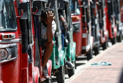 Η Σρι Λάνκα ... αυξάνει τις τιμές των καυσίμων για να καταπολεμήσει την κρίση - Πλήγμα για τους φτωχούς