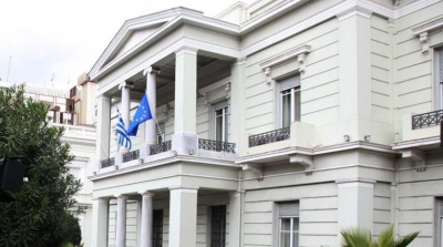 To YΠΕΞ καταδικάζει την επίθεση με χειροβομβίδα στο Ρωσικό Προξενείο