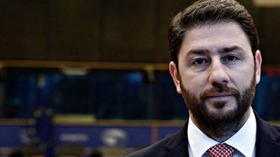 Ανδρουλάκης: Τεράστια η ατολμία της κυβέρνησης – Ο Μητσοτάκης επέδειξε δημοσιονομική ανευθυνότητα και τώρα δεν έχει «καύσιμα»