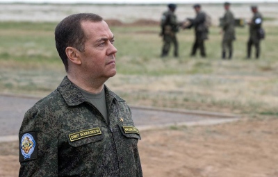 Οργή Medvedev: Οι Ουκρανοί δρουν ως τρομοκράτες και τα αντίποινα θα είναι η καταστροφή τους