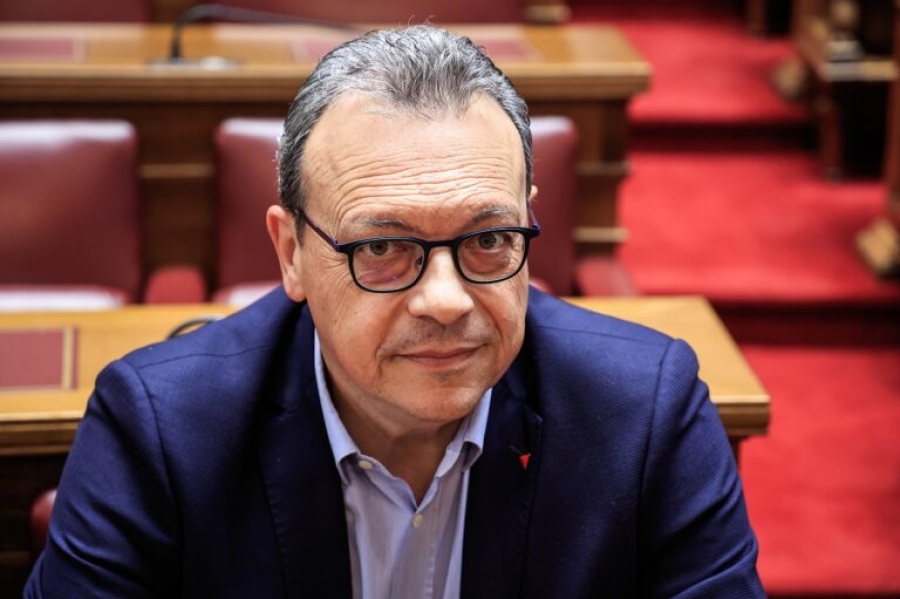 Φάμελλος: Η παραίτηση – ρεκόρ Δοξιάδη δεν σώζει τον Μητσοτάκη από την τελική πτώση