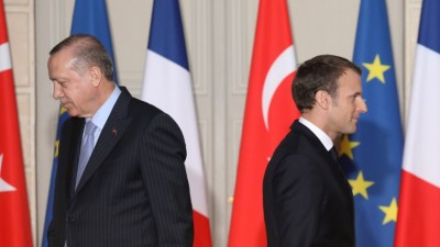 FAZ: Ποια είναι η βαθύτερη αιτία της ρήξης Erdogan - Macron;