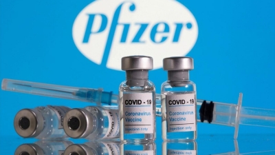 Pfizer: Πωλήσεις 54 δισ. δολ. από εμβόλιο και φάρμακα για τον κορωνοϊό