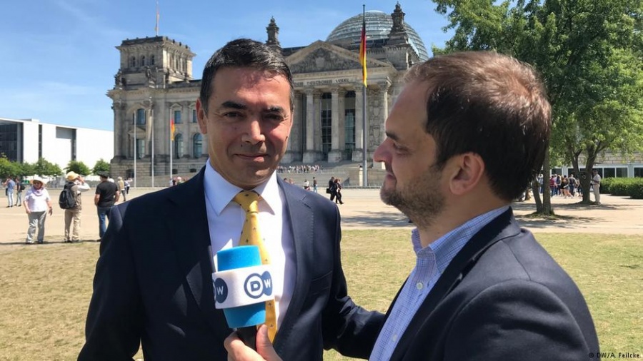 Dimitrov στη DW: Τεστ ωριμότητας και για Ελλάδα - FYROM η συμφωνία για το όνομα