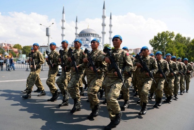 Η Τουρκία δεν... αποκλείει το ενδεχόμενο να στείλει στρατεύματα στην Ουκρανία