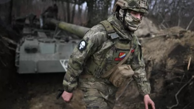 Larry Johnson (πρώην CIA): Η ρωσική προέλαση συνεχίζεται, τα ουκρανικά τεθωρακισμένα κόλλησαν στη λάσπη