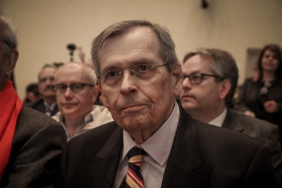 Στ. Μάνος: Οι ανεμογεννήτριες τοποθετούνται όπου φυσούν άνεμοι, οι ίδιοι άνεμοι τροφοδοτούν τις φωτιές – Η κότα και το αυγό