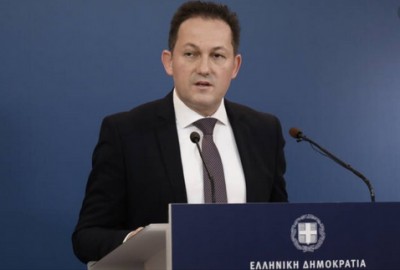 Απάντηση Πέτσα σε Τσίπρα: Υπηρέτης δύο αφεντάδων - Δεν καταλαβαίνει ότι η εποχή τον ξεπέρασε