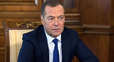 Μedvedev: Η Ρωσία πρέπει να εξαλείψει το καθεστώς του Κιέβου αλλιώς η Δύση θα την κομματιάσει -  Ή αυτοί ή εμείς