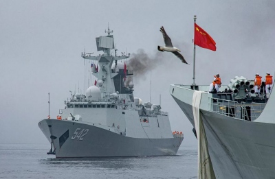 «Αλλάξτε τροπάρι» προειδοποιεί αμερικανός γερουσιαστής - Δεν απειλεί η Ρωσία τις ΗΠΑ, αλλά η Κίνα: Κατασκευάζει 540 φορές περισσότερα πολεμικά το χρόνο