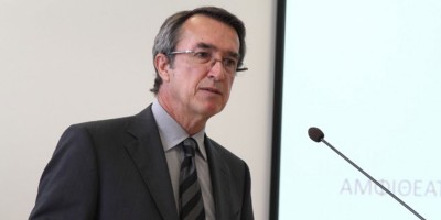 Τούντας (ΕΚΠΑ): Η Εκκλησία μπορεί να ασχολείται με την ψυχή, ας αφήσει το σώμα στη δικαιοδοσία της επιστήμης