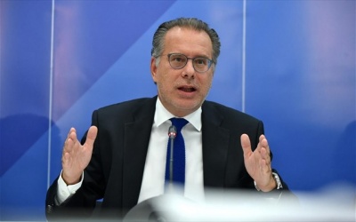 Κουμουτσάκος για μεταναστευτικό: Εν μια νυκτί δημιουργήθηκαν ΜΚΟ για να κερδίσουν από τα κονδύλια της ΕΕ